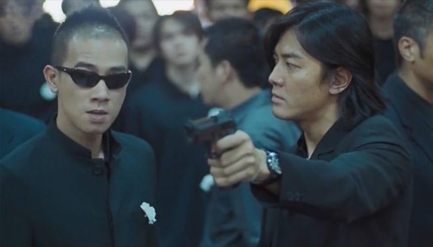 《热血合击》众兄弟血战龙城,帮主陈小春身先士卒决战群雄!