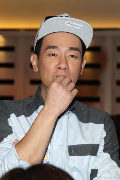 《热血合击》代言人陈小春出奇制胜,轻松拿下沙城最高荣誉称号